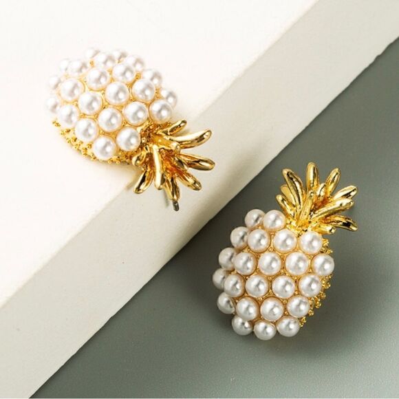 💫 Betsey Johnson New pearl pineapple studs 💫 - Picture 5 of 6